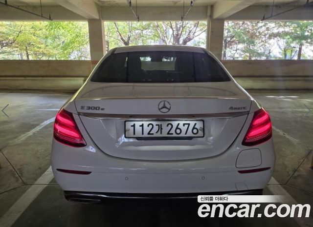 Mercedes-Benz E-Class (W213) E300e 4MATIC Exclusive 2020 — фото 4
