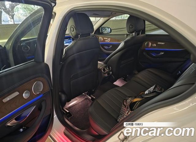 Mercedes-Benz E-Class (W213) E300e 4MATIC Exclusive 2020 — фото 6