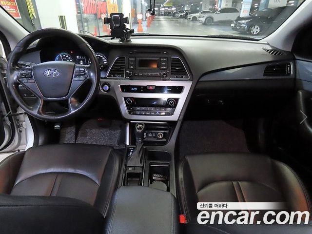 Hyundai Sonata Hybrid (LF) 2.0 HEV Modern 2015 — фото 15