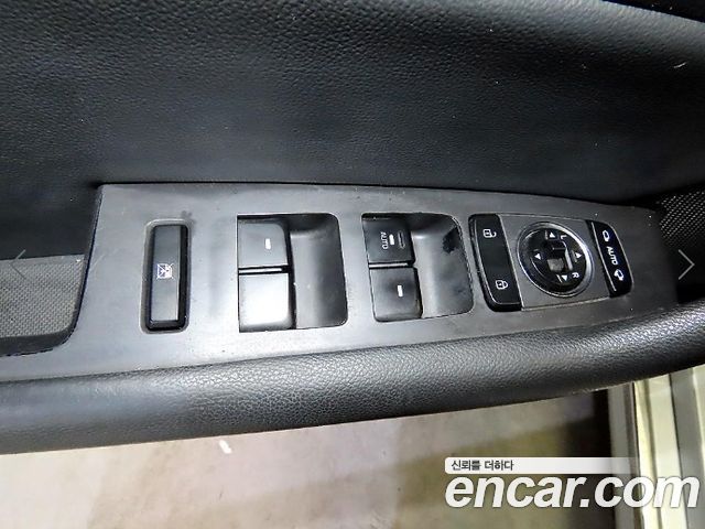 Hyundai Sonata Hybrid (LF) 2.0 HEV Modern 2015 — фото 18
