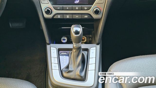 Hyundai Avante (AD) 1.6 GDI Smart 2017 — фото 18