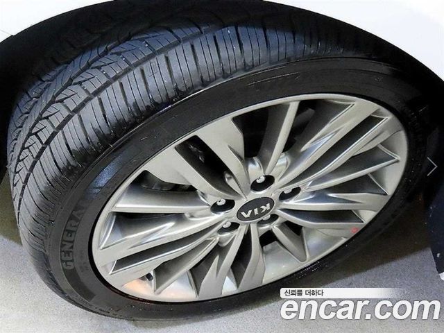 Kia K5 (II) 2.0 Noblesse 2019 — фото 24