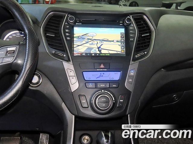 Hyundai Santa Fe (DM) Diesel(e-VGT) 2.0 2WD Premium 2013 — фото 15