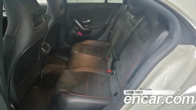 Mercedes-Benz CLA-Class (C118) CLA250 4MATIC 2023 — фото 4