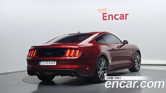Ford Mustang GT Coupe 2017 — фото 2