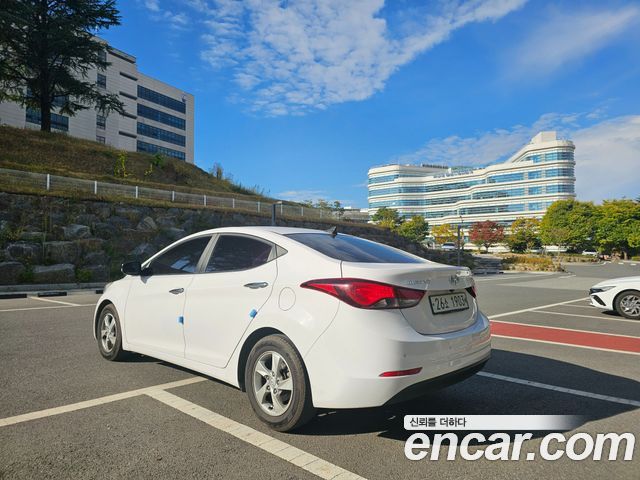 Hyundai Avante 1.6 GDi Smart Standard 2015 — фото 5