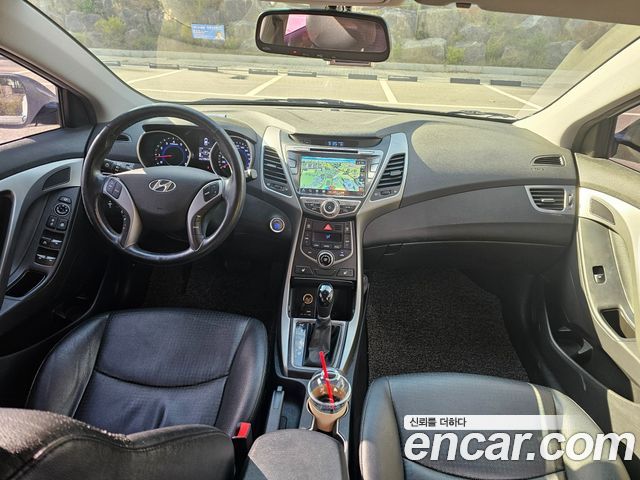 Hyundai Avante 1.6 GDi Smart Standard 2015 — фото 9