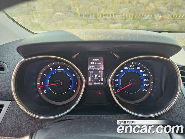 Hyundai Avante 1.6 GDi Smart Standard 2015 — фото 17