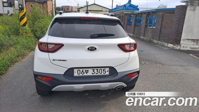 Kia Stonic Diesel 1.6 Prestige 2018 — фото 6