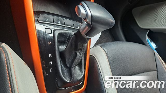Kia Stonic Diesel 1.6 Prestige 2018 — фото 19