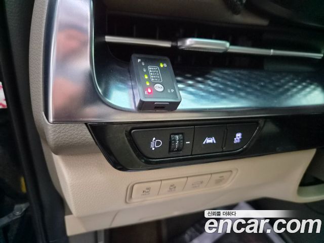 Kia Carnival (IV) Hi Limousine Conversion(LPG) 2023 — фото 7