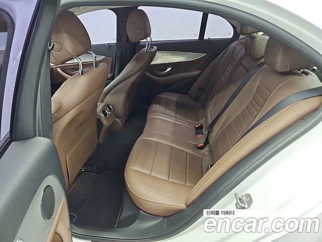 Mercedes-Benz E-Class (W213) E200 Avantgarde 2018 — фото 16