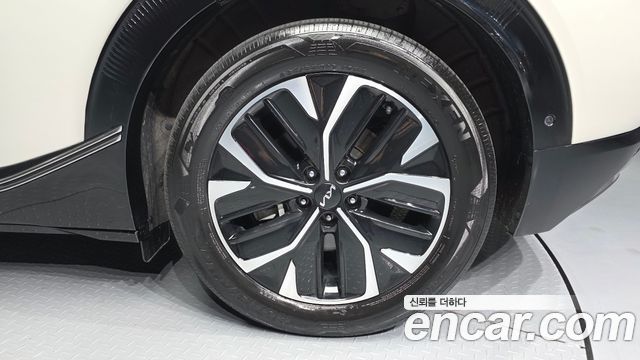 Kia EV6 Long Range Earth 2022 — фото 21