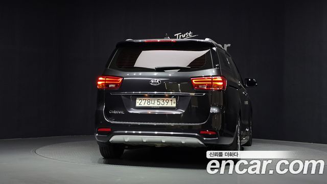 Kia Carnival 9-Seater Noblesse Special 2020 — фото 4