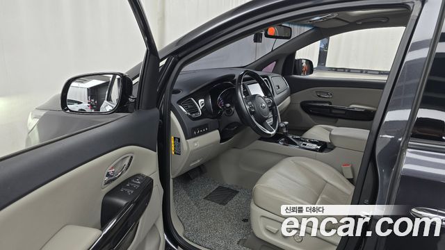 Kia Carnival 9-Seater Noblesse Special 2020 — фото 10