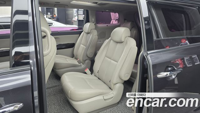 Kia Carnival 9-Seater Noblesse Special 2020 — фото 12