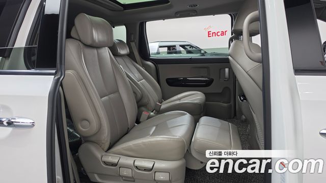 Kia Carnival 7-Seater Limousine President 2020 — фото 11
