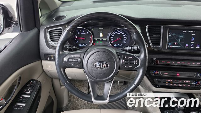 Kia Carnival 7-Seater Limousine President 2020 — фото 13