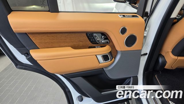 Land Rover Range Rover (IV) 5.0 SC AB 2021 — фото 25