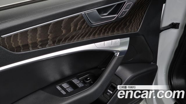Audi A6 (C8) 45 TFSI Quattro Premium 2021 — фото 16