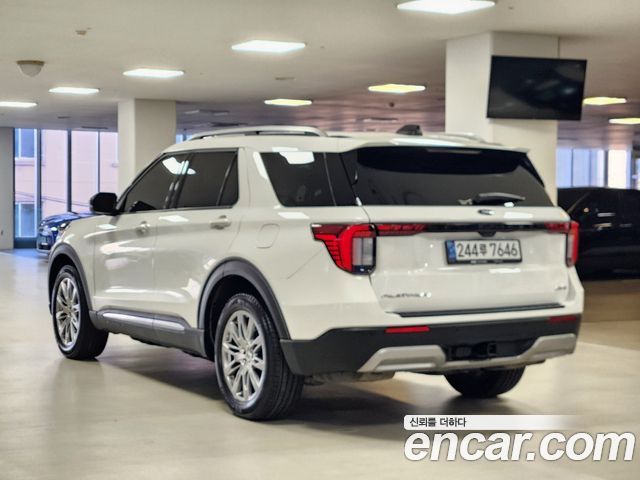 Ford Explorer (VI) 2.3 Platinum 4WD 2025 — фото 2