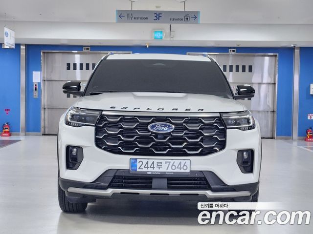Ford Explorer (VI) 2.3 Platinum 4WD 2025 — фото 3