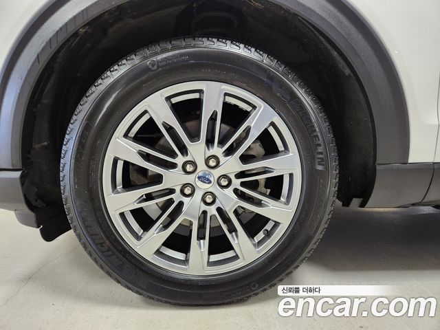 Ford Explorer (VI) 2.3 Platinum 4WD 2025 — фото 5