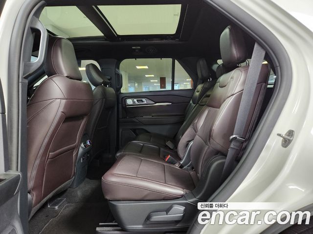 Ford Explorer (VI) 2.3 Platinum 4WD 2025 — фото 15