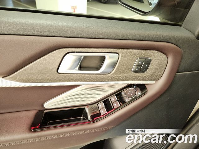 Ford Explorer (VI) 2.3 Platinum 4WD 2025 — фото 22
