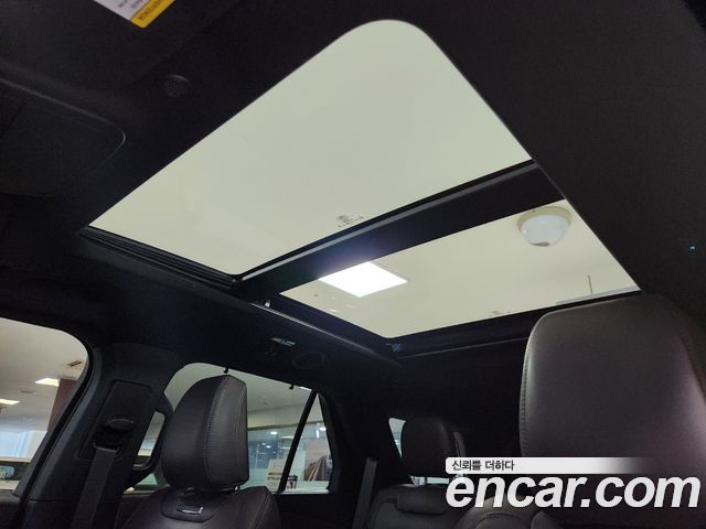 Ford Explorer (VI) 2.3 Platinum 4WD 2025 — фото 23