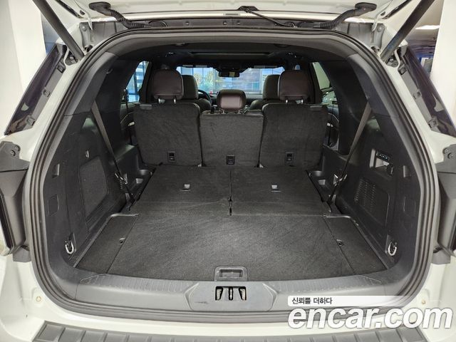 Ford Explorer (VI) 2.3 Platinum 4WD 2025 — фото 24