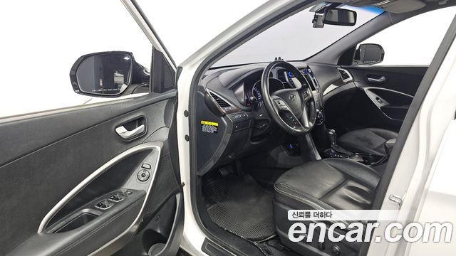 Hyundai Santa Fe (DM) Diesel(e-VGT) 2.0 2WD Morden 2015 — фото 10