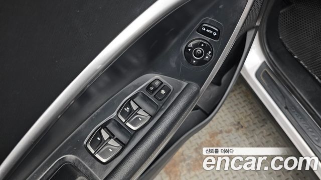 Hyundai Santa Fe (DM) Diesel(e-VGT) 2.0 2WD Morden 2015 — фото 27