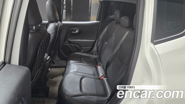 Jeep Renegade 2.4 Limited 2021 — фото 12