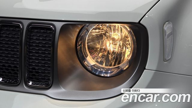 Jeep Renegade 2.4 Limited 2021 — фото 22