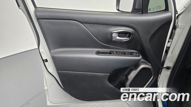 Jeep Renegade 2.4 Limited 2021 — фото 24