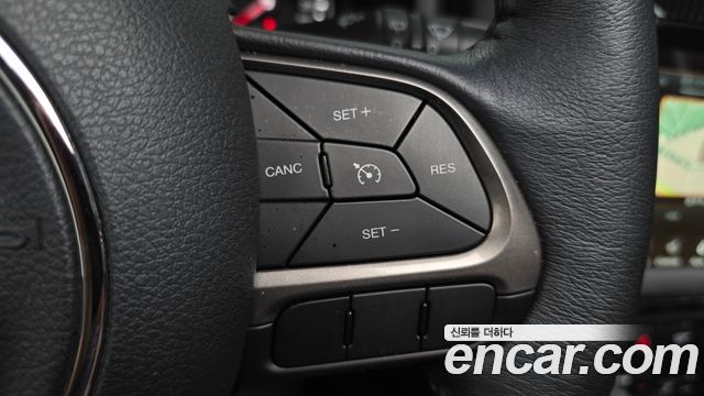 Jeep Renegade 2.4 Limited 2021 — фото 27
