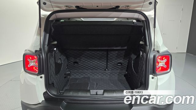 Jeep Renegade 2.4 Limited 2021 — фото 34