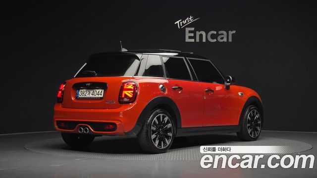 MINI Cooper S 5Door HIGH 3rd 2021 — фото 2