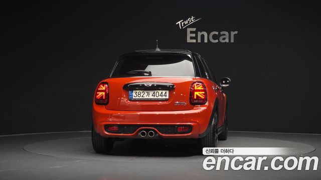 MINI Cooper S 5Door HIGH 3rd 2021 — фото 4