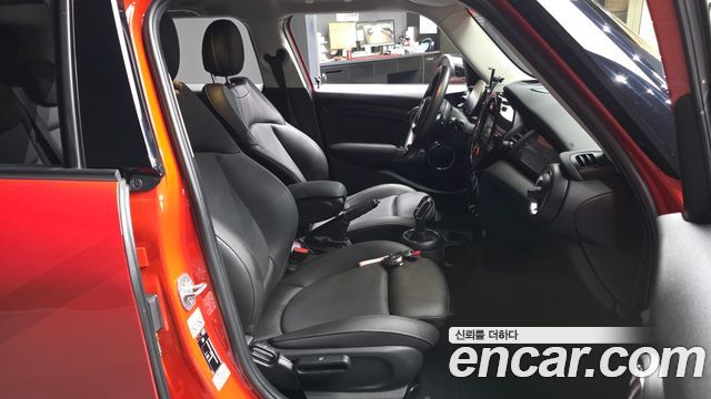 MINI Cooper S 5Door HIGH 3rd 2021 — фото 11