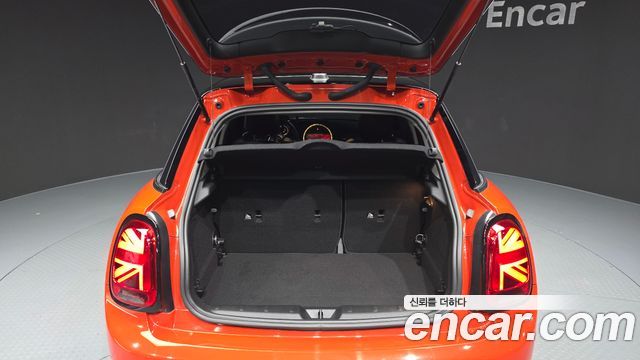MINI Cooper S 5Door HIGH 3rd 2021 — фото 20