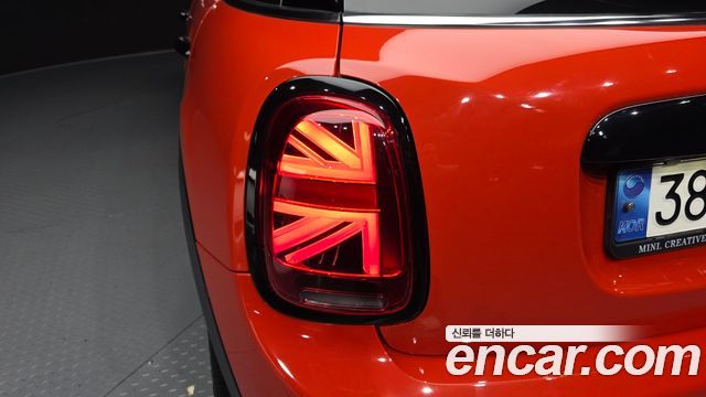 MINI Cooper S 5Door HIGH 3rd 2021 — фото 23