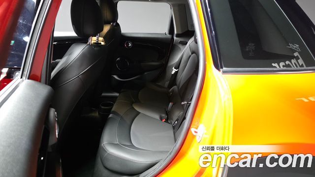 MINI Cooper S 5Door HIGH 3rd 2021 — фото 26