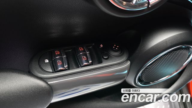 MINI Cooper S 5Door HIGH 3rd 2021 — фото 30
