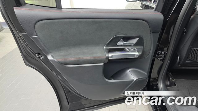 Mercedes-Benz GLB-Class (X247) GLB250 4MATIC 2024 — фото 25