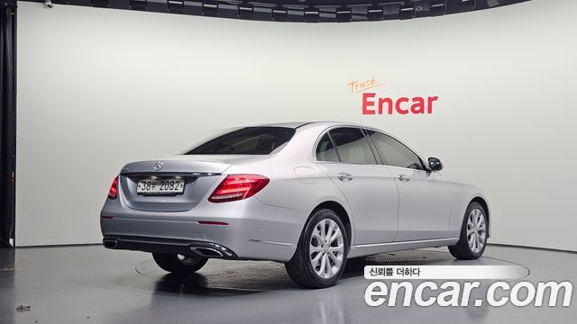 Mercedes-Benz E-Class (W213) E220d Exclusive 2017 — фото 2