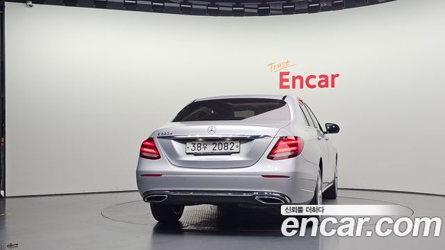 Mercedes-Benz E-Class (W213) E220d Exclusive 2017 — фото 4