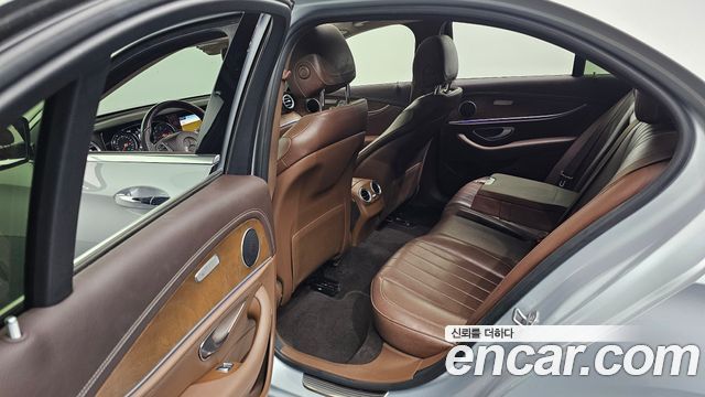 Mercedes-Benz E-Class (W213) E220d Exclusive 2017 — фото 11