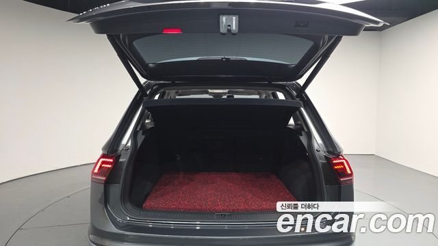 Volkswagen Tiguan (II) 2.0 TDI Prestige 2020 — фото 20